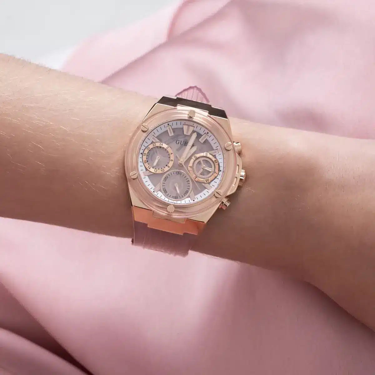 Montre Guess pour femme GW0409L3